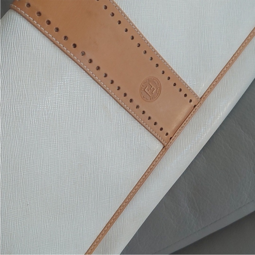 Fendi Elegant White and Tan Clutch Bag - Picture 15 of 16